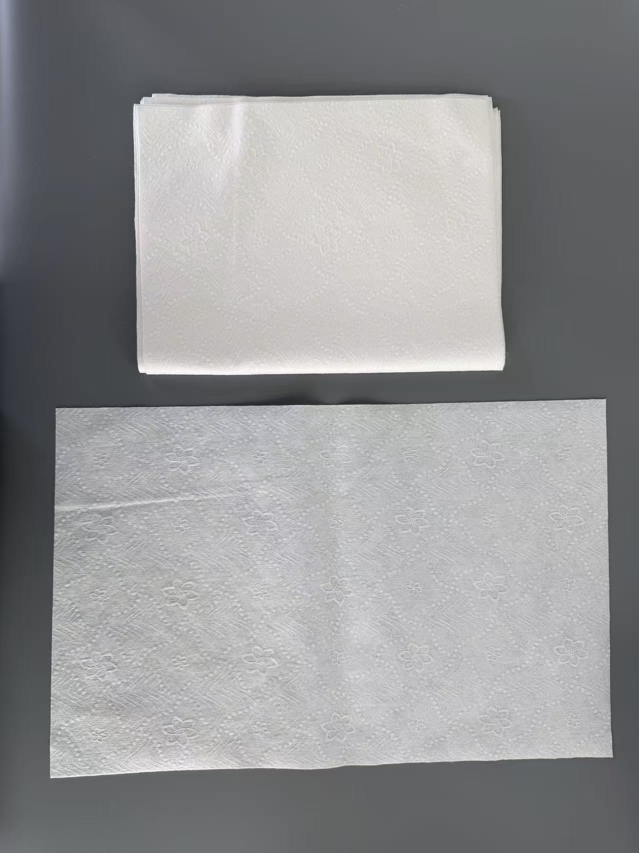 使い捨てバスマット - 50% Wood Pulp / 50% ポリエステル nonwoven + 40 gsm PE anti-slip film — 2